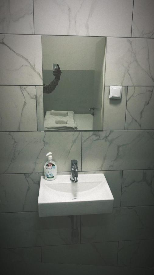 Private Room Near Vienna City Center 1 Экстерьер фото